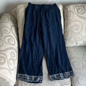 Natura casual loose pants/capris